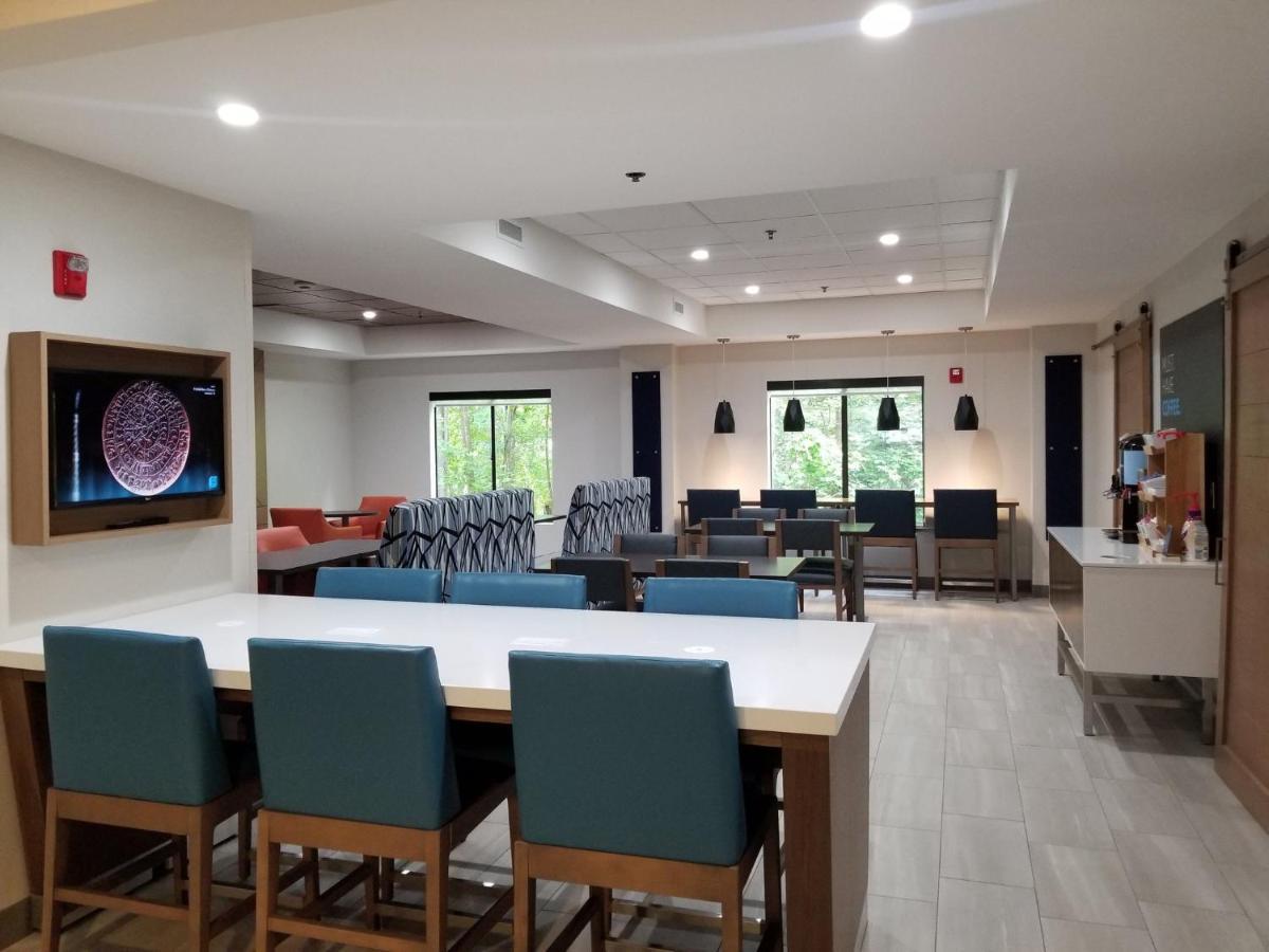 Holiday Inn Express Apex - Raleigh By Ihg Exterior photo