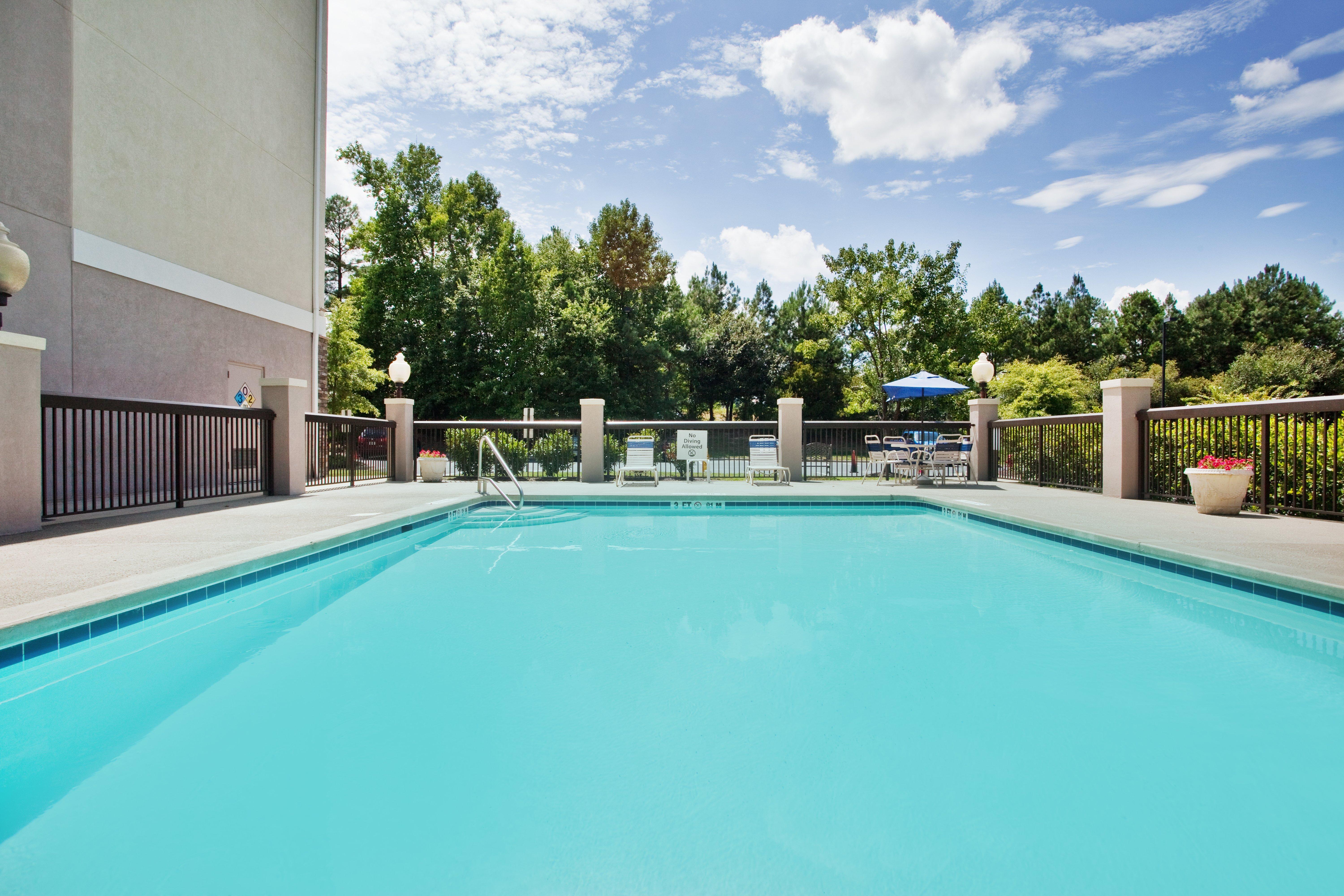 Holiday Inn Express Apex - Raleigh By Ihg Exterior photo